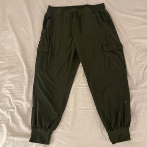 All in motion running cargo joggers size Large